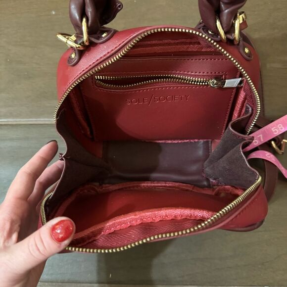 Sole Society Douga Burgundy Red Square Zipper Adjustable Crossbody Handbag - Picture 5 of 16